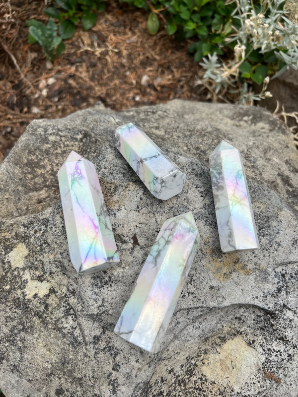 MAGNEZIT obelisk s aurou