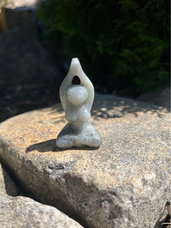 Labradorit postavička YOGA