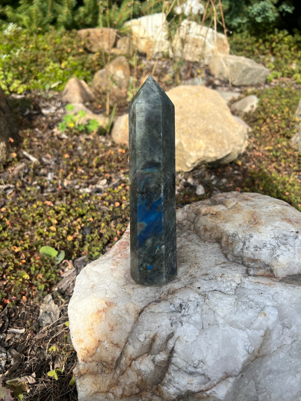Labradorit obelisk maxi konkrétní kus (19cm)