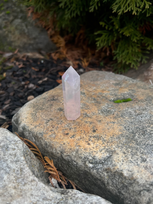 RŮŽENÍN obelisk S AUROU MINI