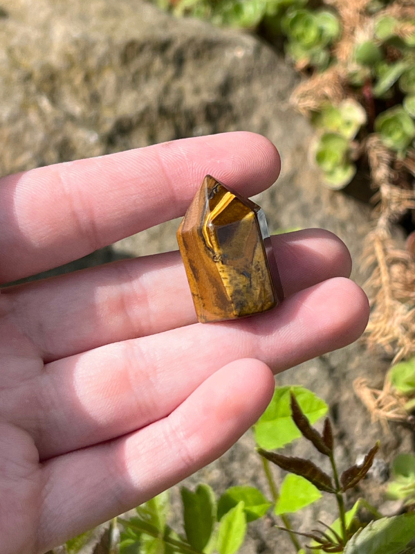 TYGŘÍ OKO obelisk MINI
