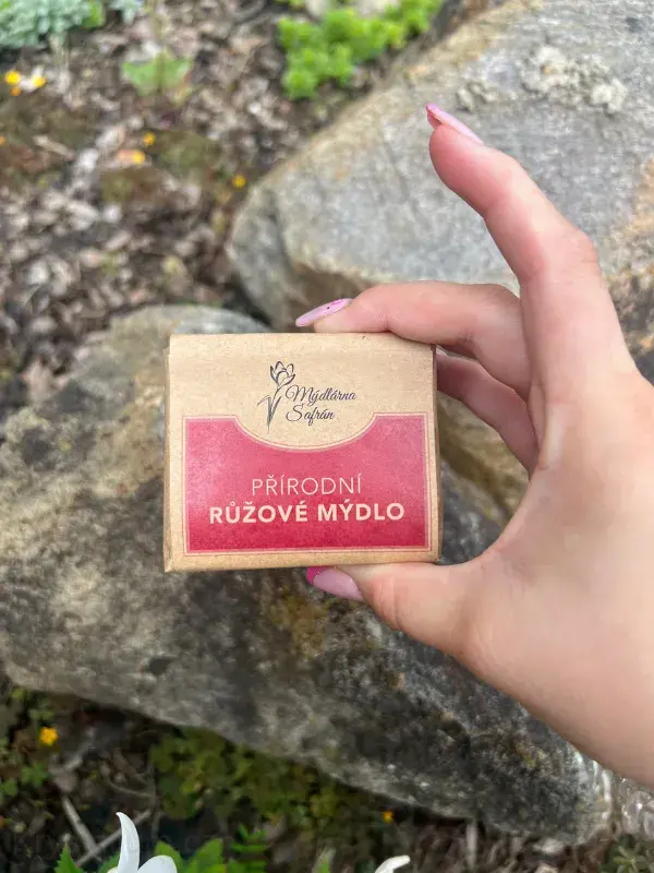 Přírodní růžové mýdlo