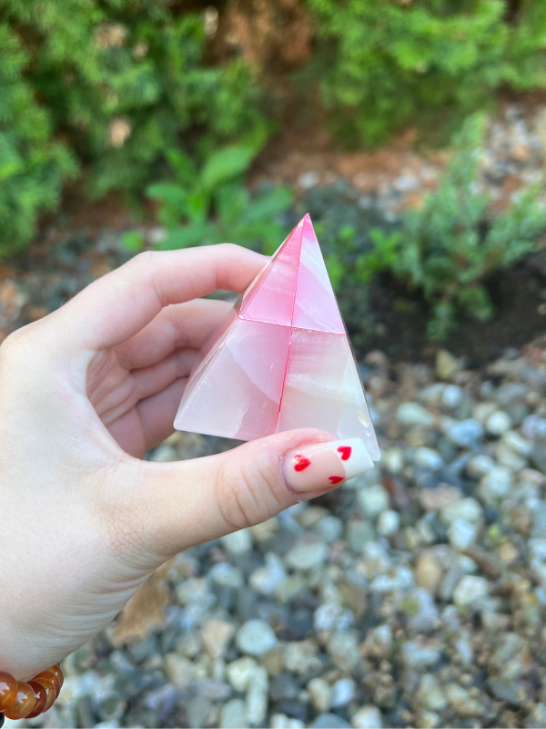 Onyx pyramida
