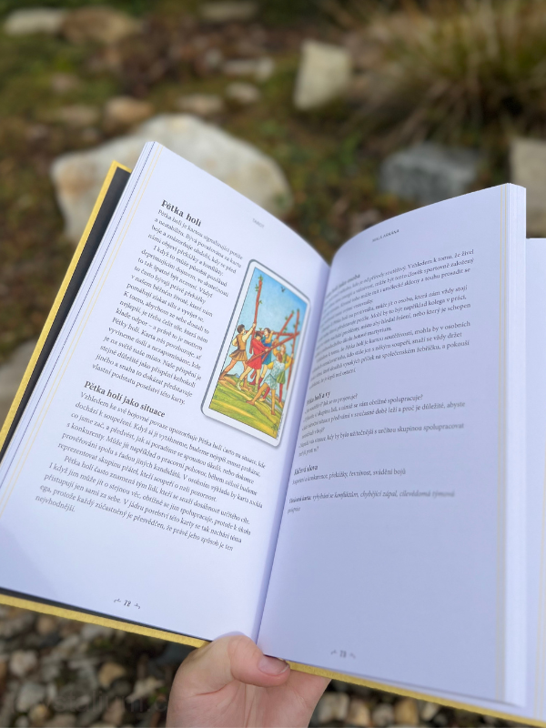 Knížka pod lupou TAROT váš osobní průvodce